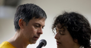 OBRA RAZONES PARA NO MORIR ABORDA HERIDAS DEL PASADO