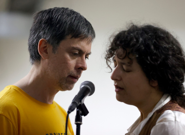 OBRA RAZONES PARA NO MORIR ABORDA HERIDAS DEL PASADO