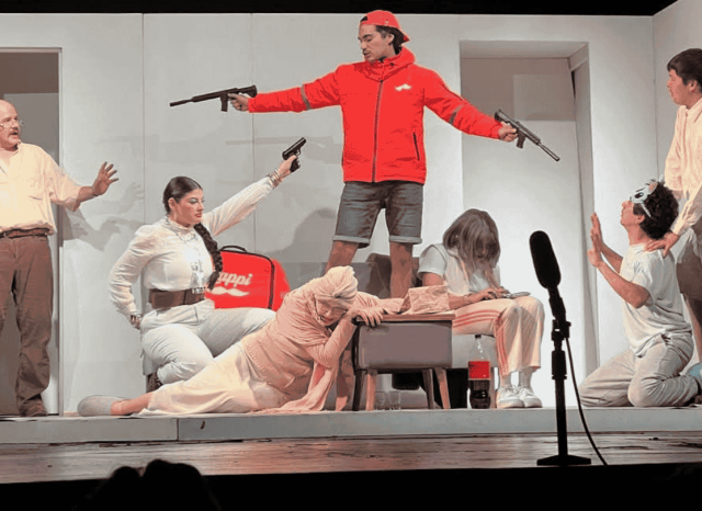 NUEVA ZELANDA ES UNA COMEDIA NEGRA AL BORDE DEL DERRUMBE