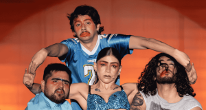 UNA MAJAMAMA DE CUERPOS E IDENTIDADES BAILAN HASTA DERRUMBARSE
