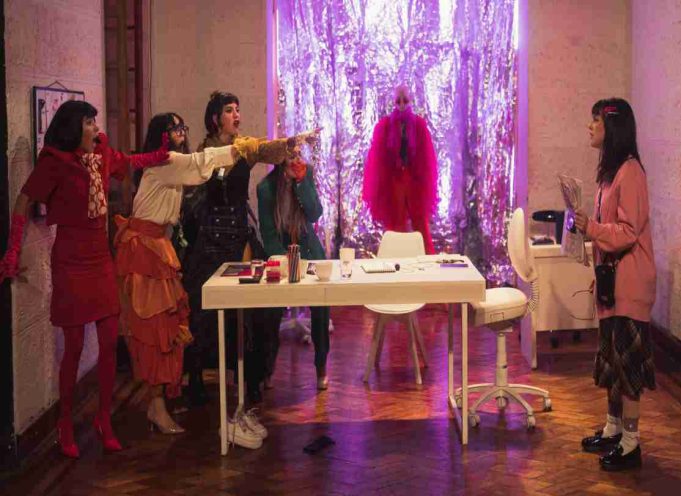 LOS COSTOS DE LA MODA Y LA BÚSQUEDA DE ÉXITO EN LA OBRA LAS CINCO CARAS DEL BOICOT