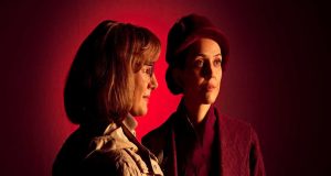 DOS BRILLANTES ASTRÓNOMAS LLEGAN AL TEATRO UC