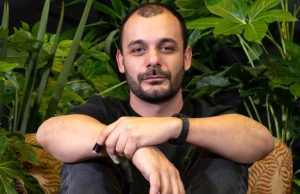 UNIPERSONAL PÓSTUMA CON TEMÁTICA POSHUMANISTA