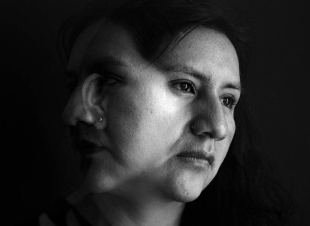 CONMOVEDORA MUESTRA EXHIBE AUTORRETRATOS DE PERSONAS CIEGAS