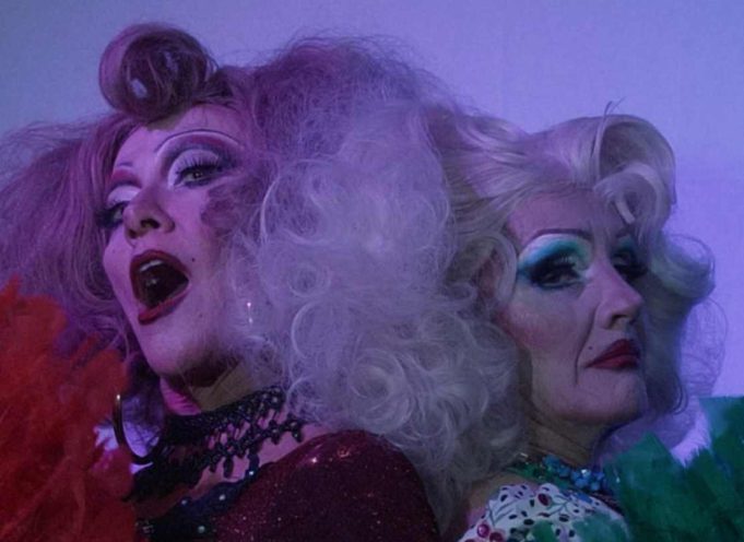 MATEO IRIBARREN ESTRENA OBRA QUEER, PUNK Y SIN CENSURA CREADA CON IA