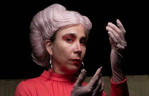 UNA ARTISTA DEL HAMBRE ENSAMBLE ESPECÍFICO REVERSIONA A KAFKA
