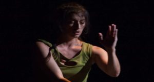 HÁPTICO UNA DANZA DONDE EL TACTO ES EL SENTIDO PROTAGÓNICO