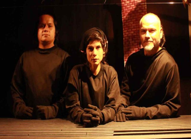 TEATRILLO CONVERTIDO EN GRAN MARIONETA ESTRENA OBRA FAMILIAR SOBRE LA VIDA Y LA MUERTE