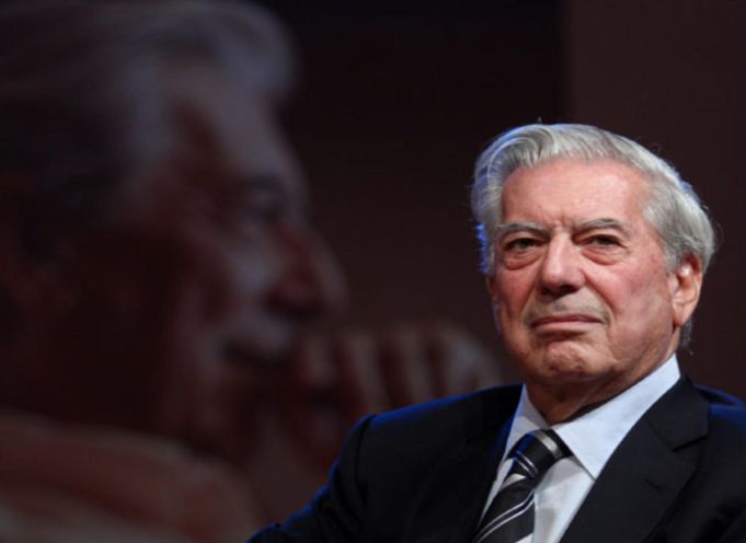 MARIO VARGAS LLOSA Y SU DOBLE TEATRAL