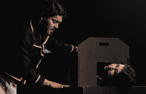 OBRA CON TRUCOS DE MAGIA, ESPÍRITUS Y LEVITACIÓN EN FESTIVAL STGOOFF