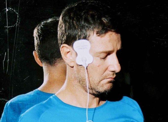 MONTAJE SE SUMERGE EN EL CEREBRO DE UN ACTOR AFECTADO POR UN VIRUS