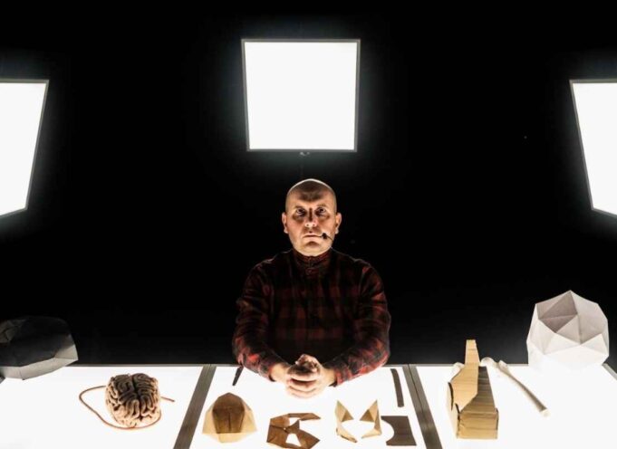 DEL TEATRO VISUAL FRANCÉS AL MITO DE MANUEL RODRÍGUEZ EN TEATRO VIAJE INMÓVIL