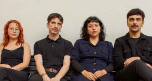 TEATRO DEL PUENTE ESTRENA EL EFECTO DE IR HACIA ATRÁS QUE CONSTRUYE UN RETRATO INCÓMODO