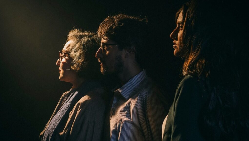 LA SÁTIRA JAMÁS VISTO PONE EN JAQUE LA DEMOCRACIA