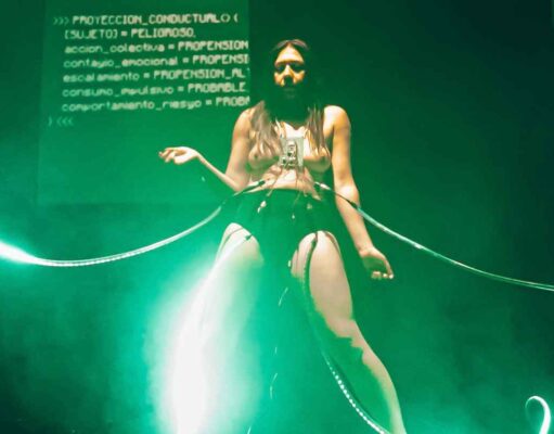 LA OBRA “VIGÍA” ENFRENTA CON DANZA, POESÍA Y RECURSOS TECNOLÓGICOS LA RECETA ALGORÍTMICA