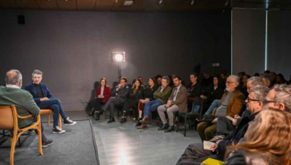 INTELIGENCIA ARTIFICIAL Y NUEVOS HÁBITOS CULTURALES: EXPERTOS DE CHILE Y ARGENTINA DEBATEN SOBRE EL FUTURO DE LOS PÚBLICOS